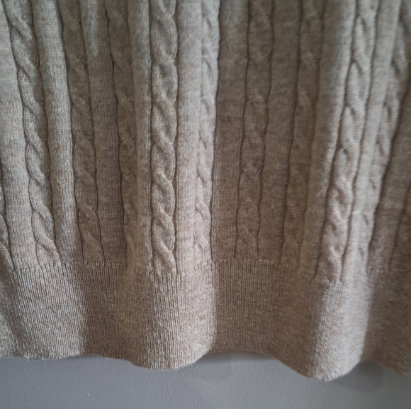 CASHMERE/WOOL BLEND  Cable Knit Sweater Vest - Picture 4 of 11